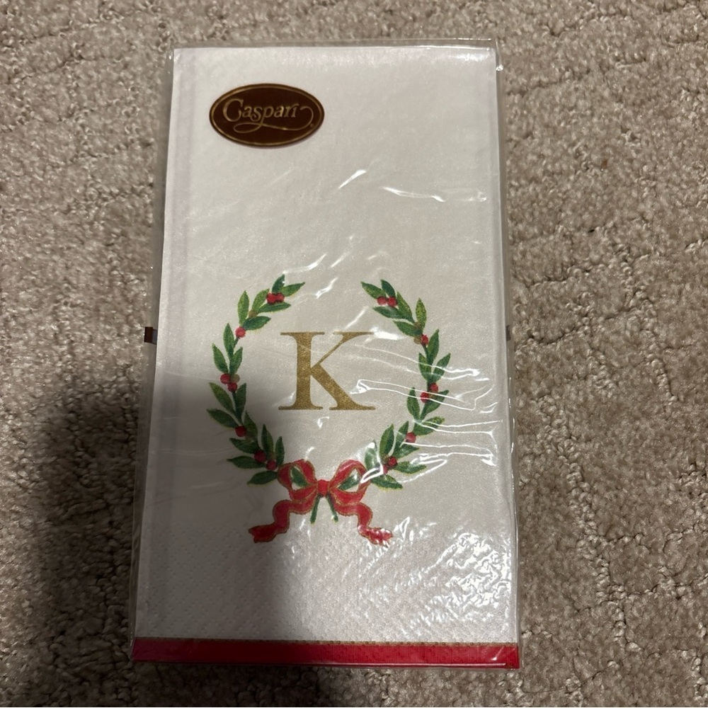 Caspari Christmas Laurel Wreath Monogram Letter K 15 Triple Ply Napkins 33x40